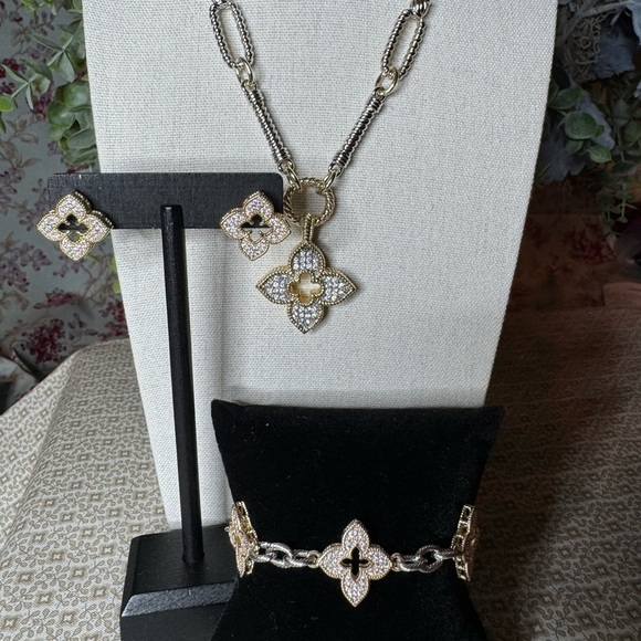Jewelry - Elegant Gold and Silver Jewelry Set